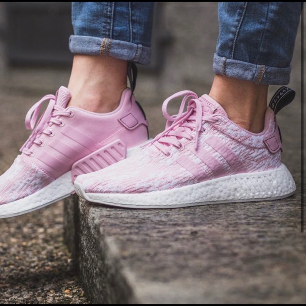 Adidas NMD R2 Wonder Pink size 6.5